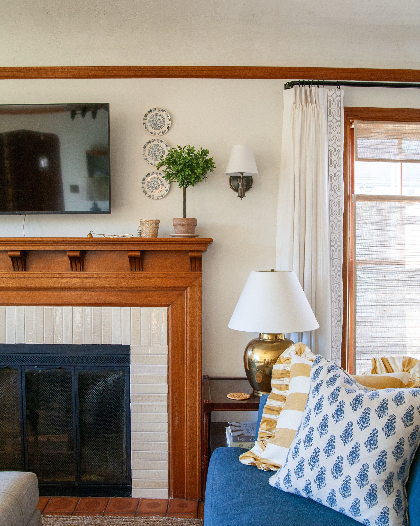 I bought this vintage Mersman table for $30 on a rush to get to somewhere else and forgot to confirm payment method with the seller. I got there and he didn’t take any electronic methods of payment. So I drove back up the road to the KFC and got a Diet Coke and $30 cash back. It was those fancy soda machines with all the flavors you can add and I got excited and added vanilla. 🤪 So it’s my soda table. What’s your funniest Facebook pickup story?

#LTKHome