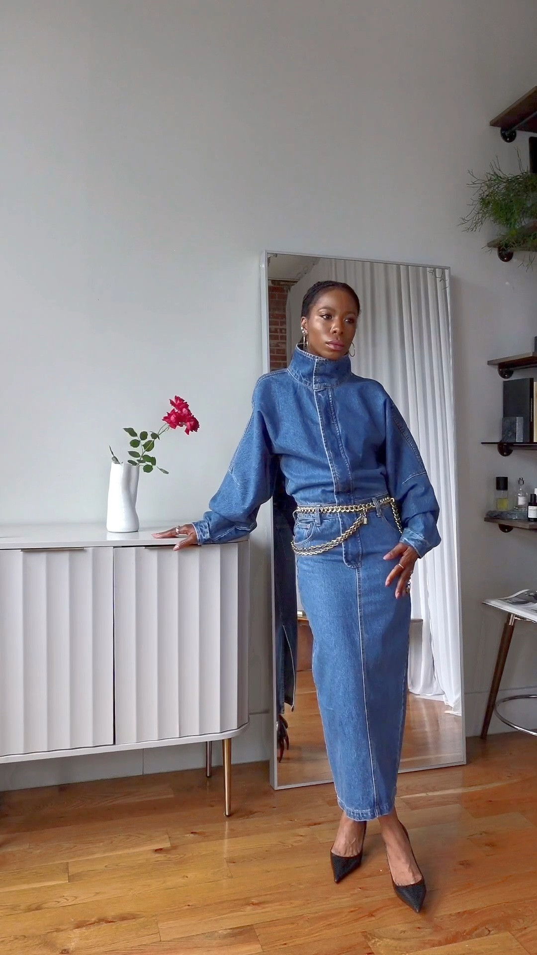 The Denim Dress is great on its own. But 100x better with a chain belt 💙

Belt by Lapo Lounge ✨

#LTKStyleTip #LTKSeasonal #LTKNYFW