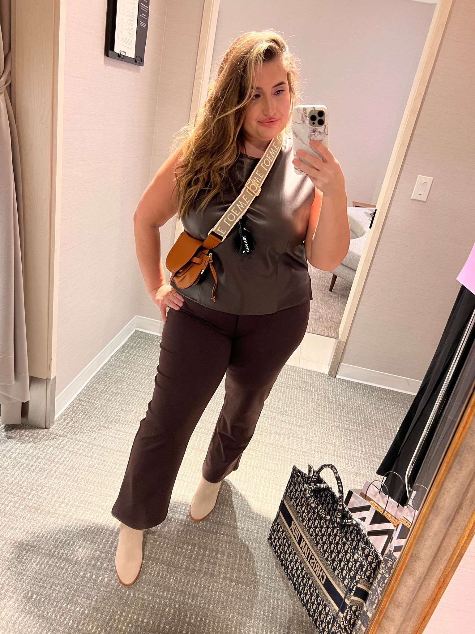 Size xl in top
Size 14 in pants 