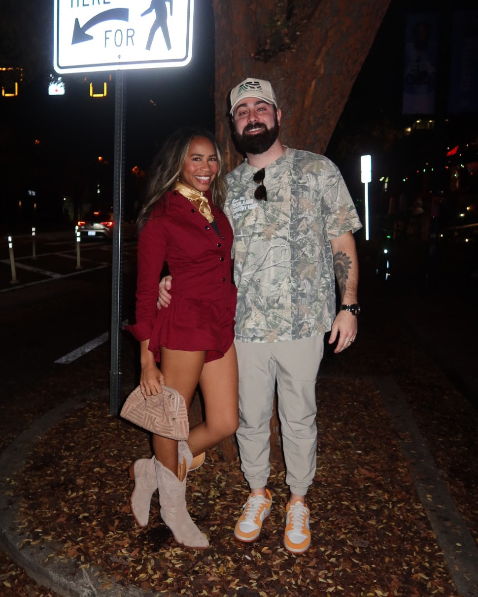 Weekend in Nashville with my guy ♥️🎶 wearing a size xsmall in this burgundy romper but could’ve done a small! Loving this color of the season for fall!


Fall outfits, fall outfit inspo, cowboy boots, fall fashion, burgundy, red outfit, red romper, fall outfit ideas

#LTKPetite #LTKU #LTKTravel