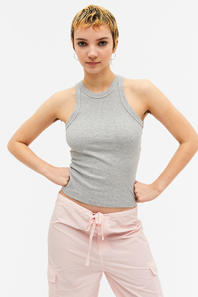 Lot de 2 débardeurs gris et rose
                  			
				20 € | Monki