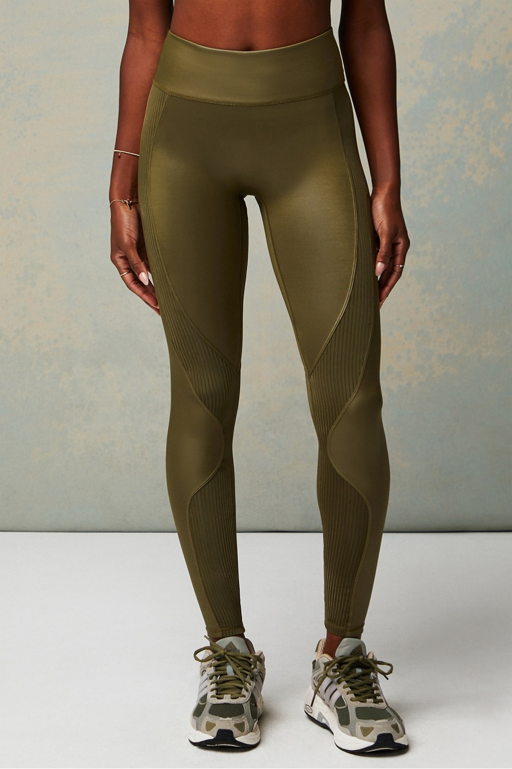 Motion365+ Contour High-Waisted Legging | Fabletics - North America