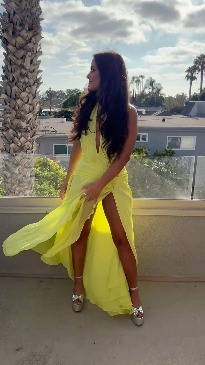 THIS DRESS ☀️ 