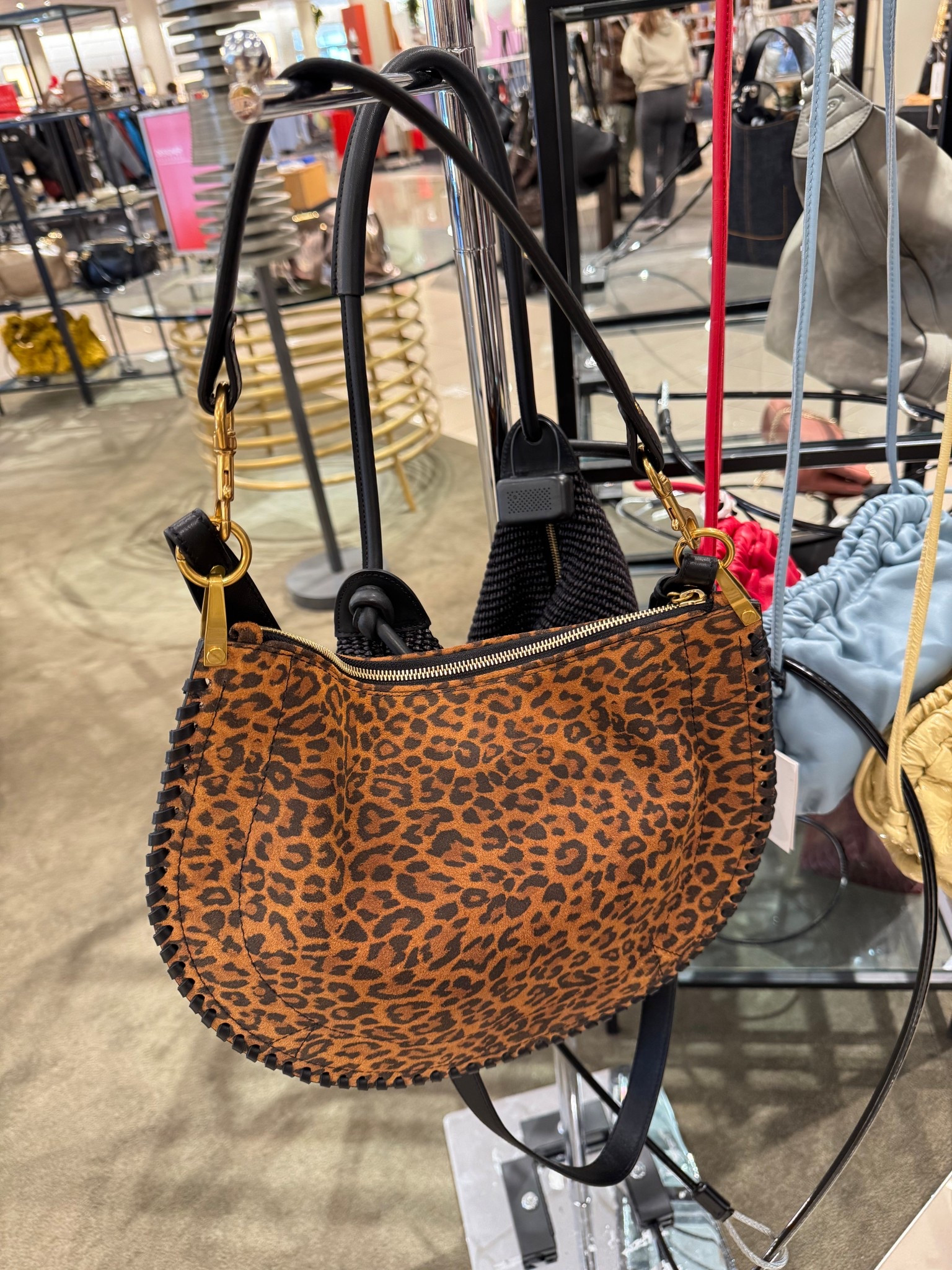 Isabel Marant bag in LEOPARD on sale!

Leopard, Isabel Marant 

#LTKGiftGuide #LTKHoliday #LTKFindsUnder100