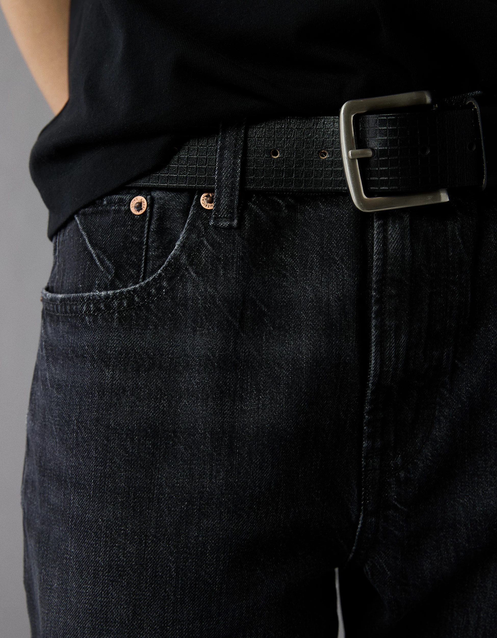AE Strigid Low-Rise Baggy Straight Jean | American Eagle Outfitters (US & CA)
