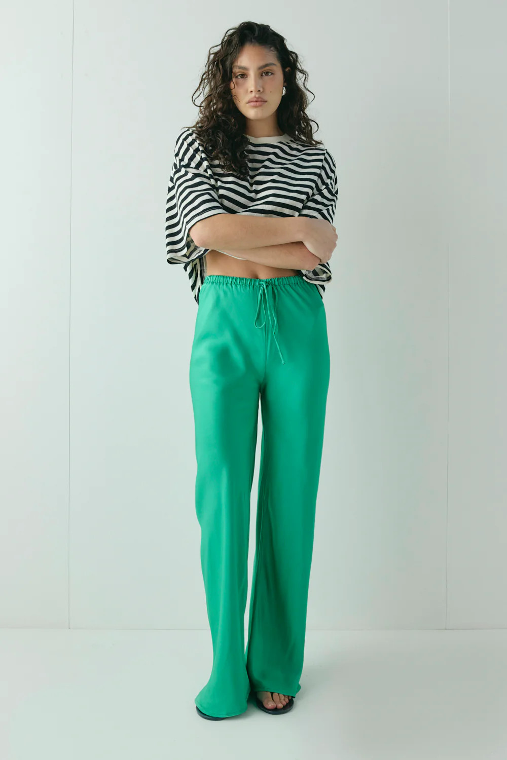 Rae Satin Pants Kelly Green | VRG Grl