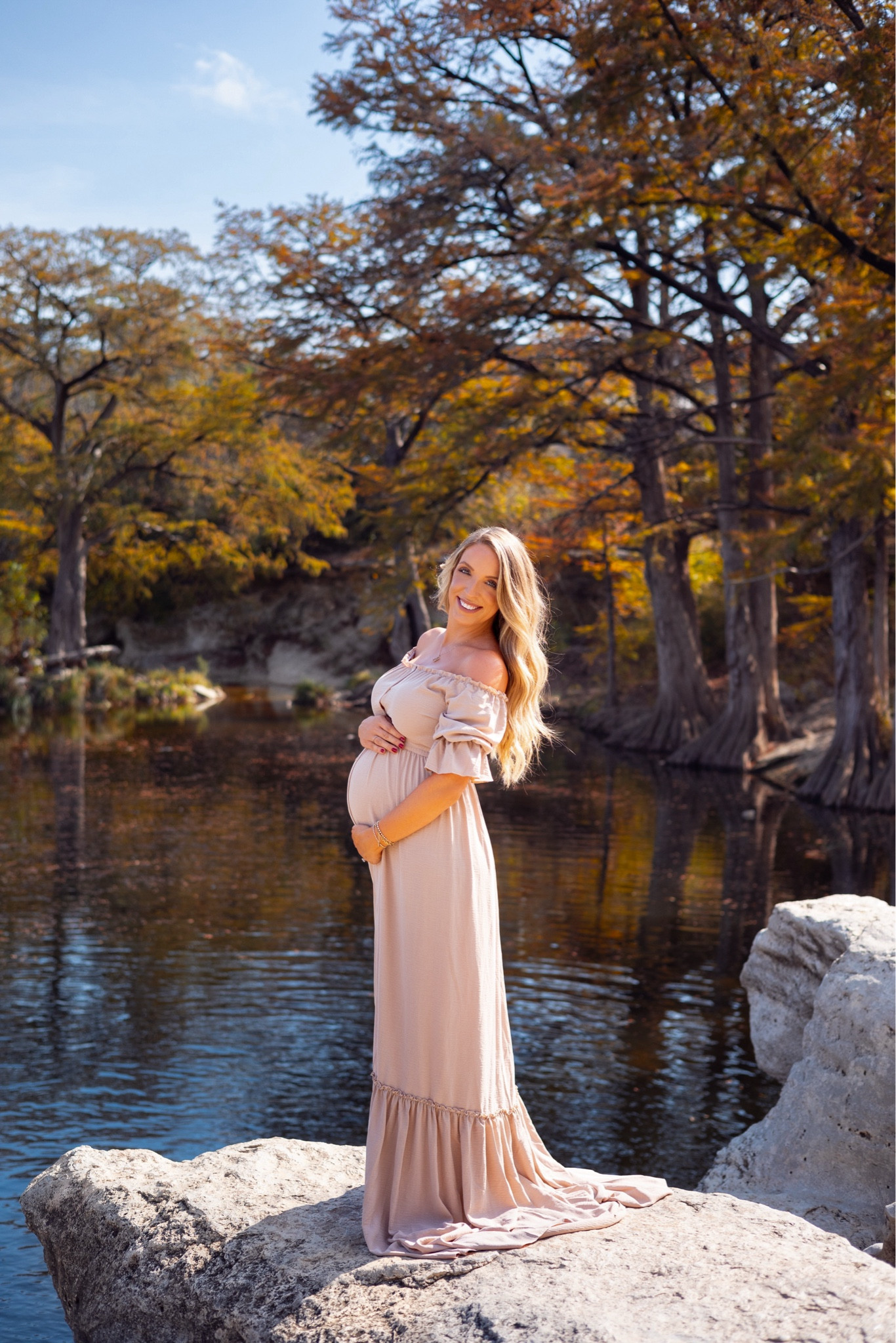 36 weeks with our sweet baby girl 🎀 We are getting so anxious to meet you!
.
.
.
.
.
#maternity #maternityphotos #pregnancy #pregnant #babygirl #babysister #thirdbaby #thirdtrimester 

#LTKBaby #LTKBump #LTKFindsUnder50