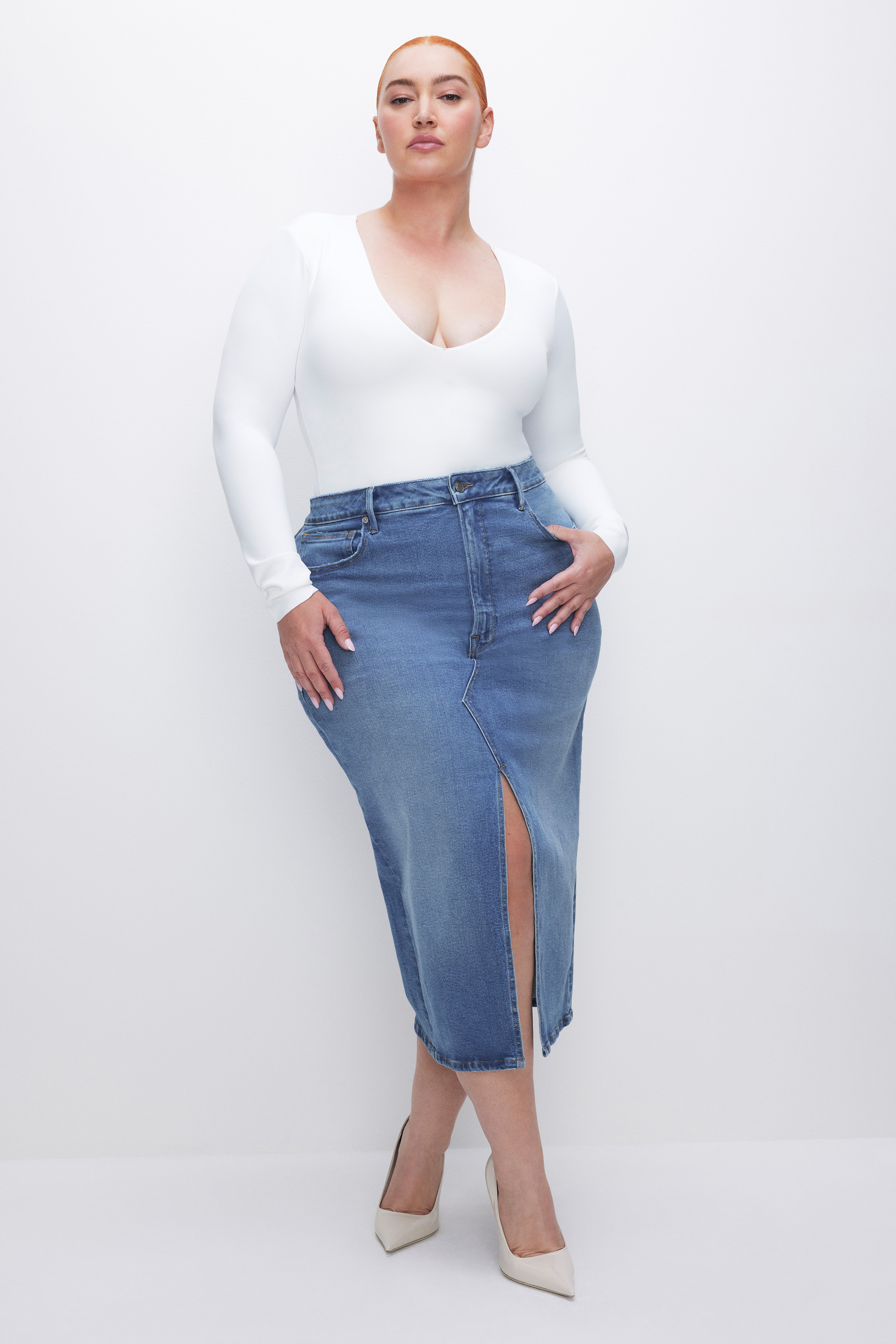 DENIM LIGHT COMPRESSION SLIT MIDI SKIRT | Good American