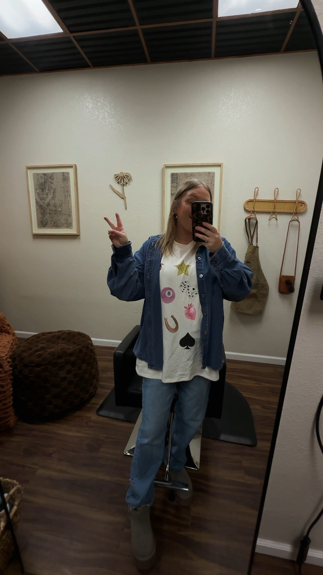 Ootd behind the chair 



#LTKFindsUnder50 #LTKootd #LTKstorytime