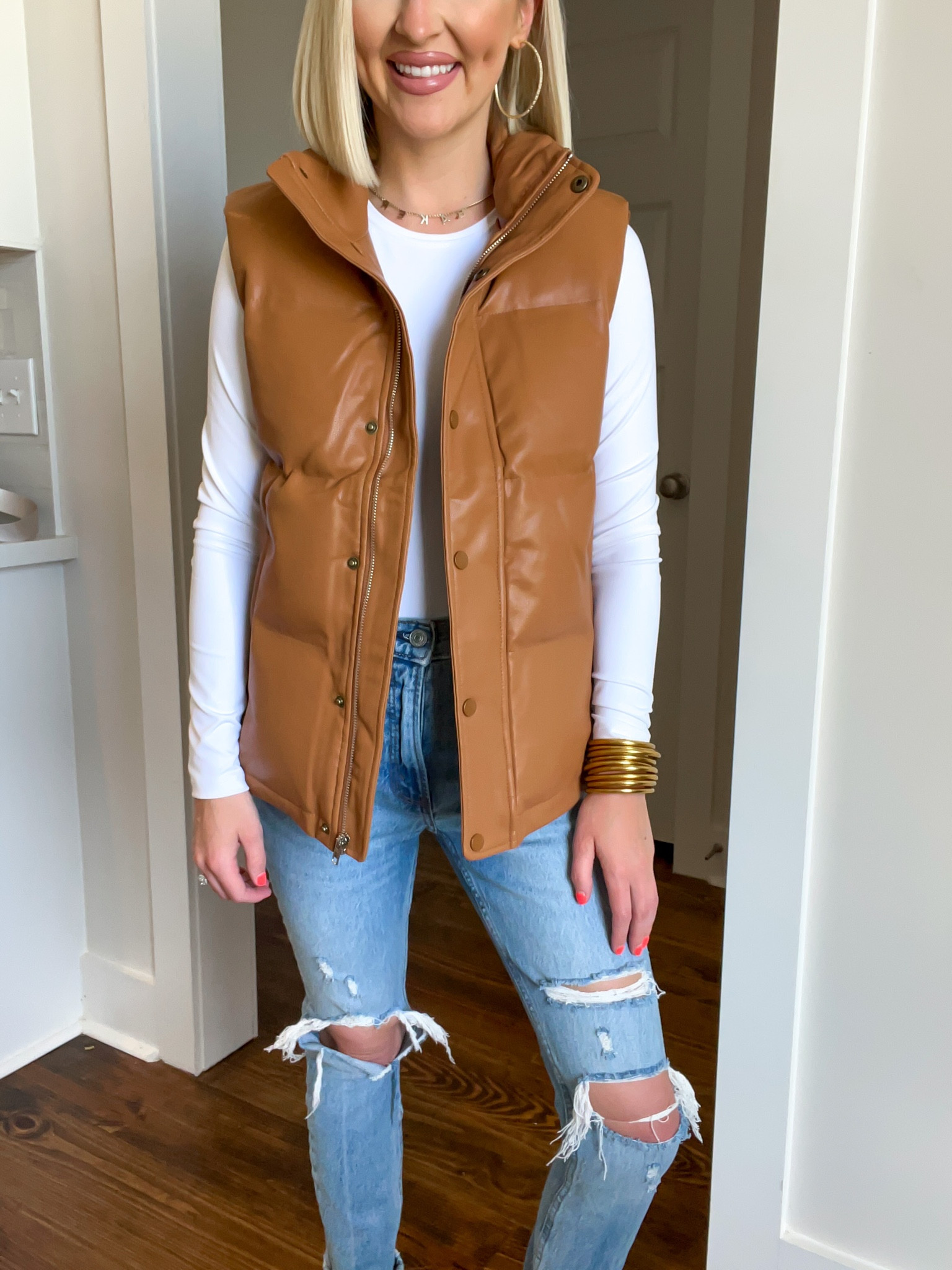 15% off with kelsiebynum 
Leather puffer vest / tan leather puffer / puff vest
Size: XS 

#LTKSeasonal #LTKstyletip