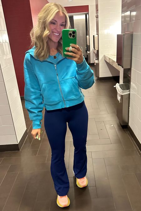 Loving this blue for springs and I think it could work for ❄️❄️❄️!!! #hocspring #hocwinter 