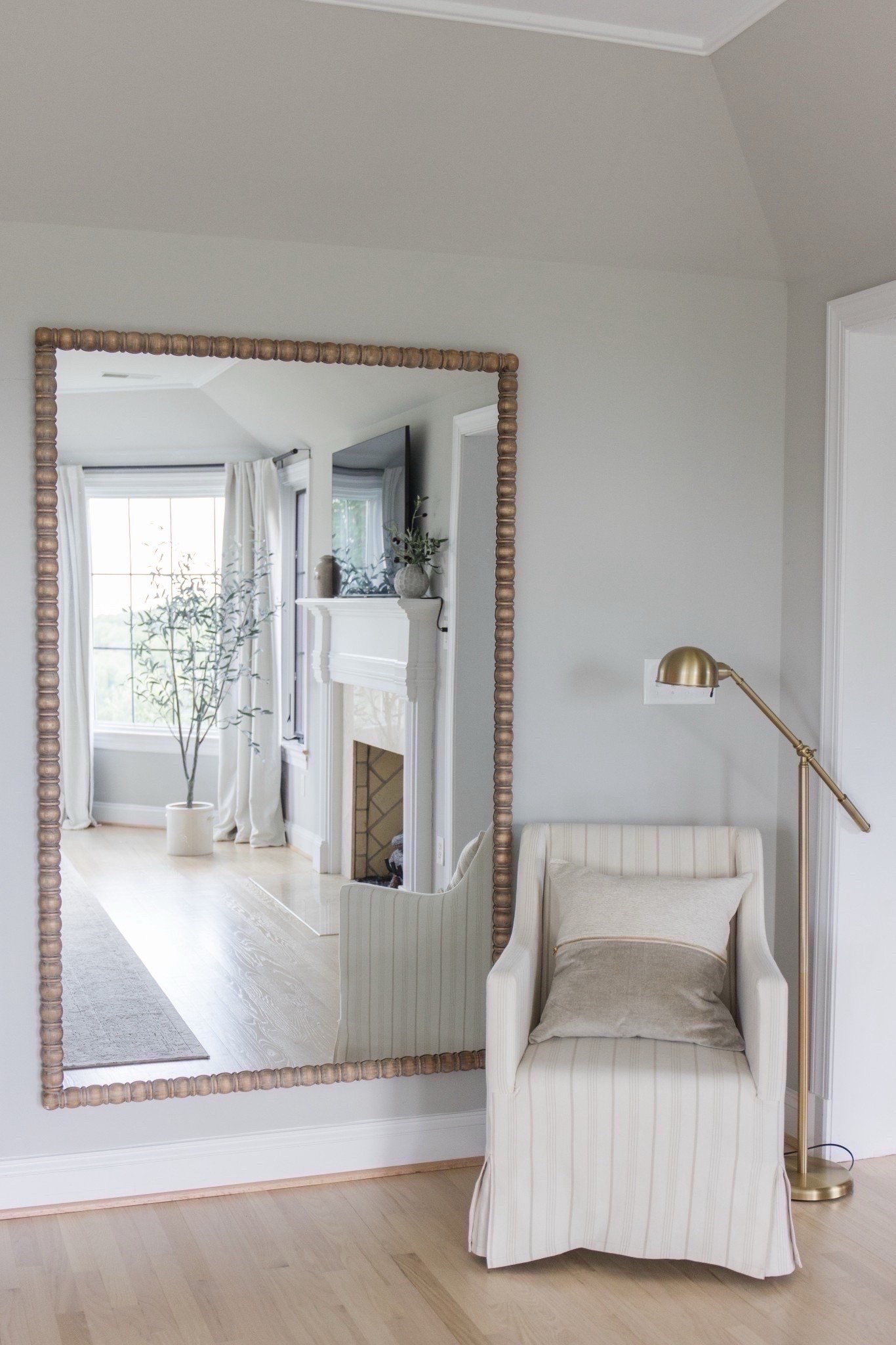 Loving how our new wall mirror makes the bedroom feel so much bigger and cozier. It’s the perfect finishing touch to brighten up the space! #archedmanor #modernhome #neutralhome #homedecor #casualstyle #neutralstyle #wayfair #wayfairhome #wallmirror 


#LTKautumn 

#LTKFallSale #LTKSeasonal #LTKHome