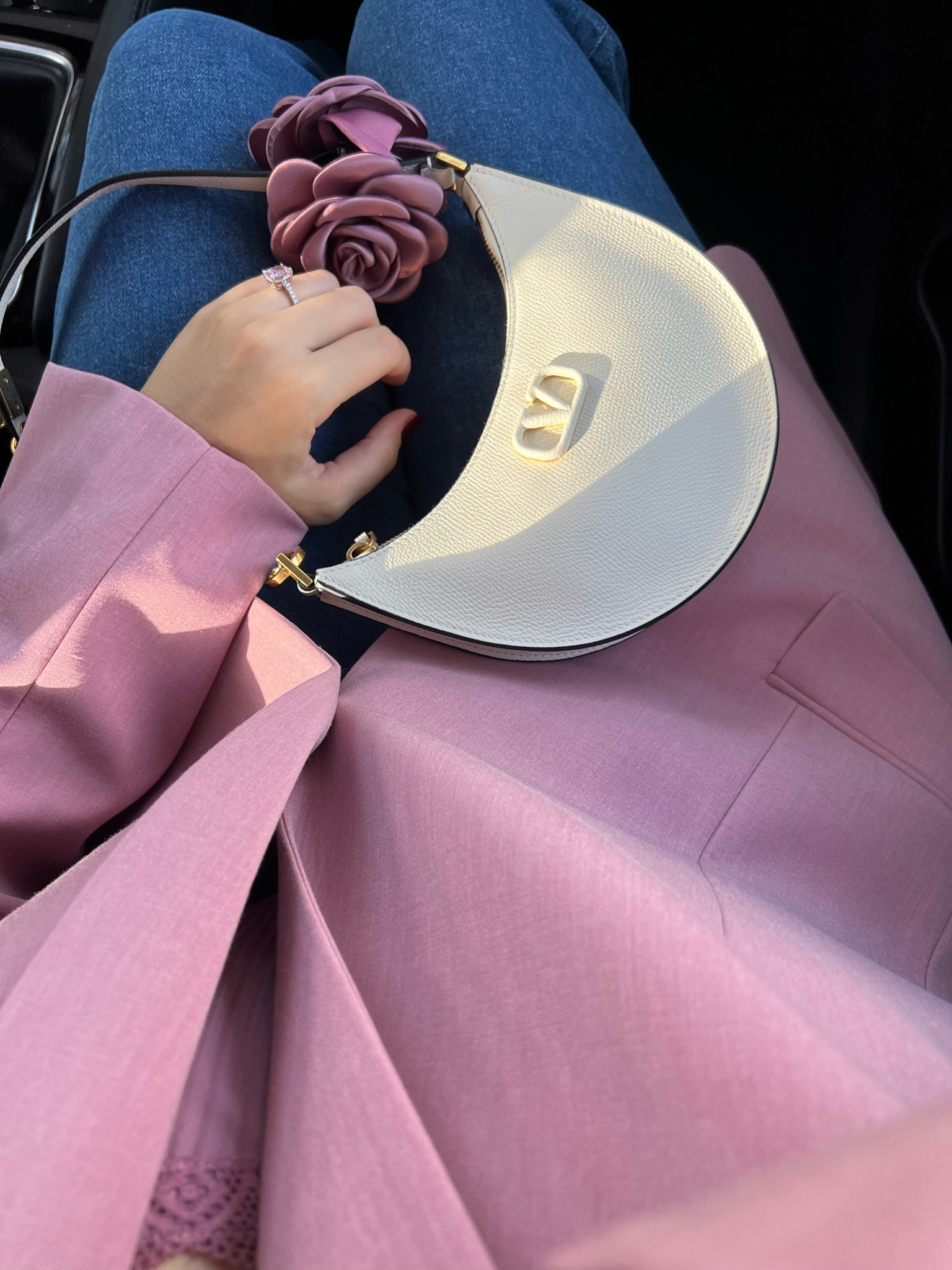 Valentino Vlogo Bag 🦢🤍

#LTKeurope #LTKitbag #LTKfamily