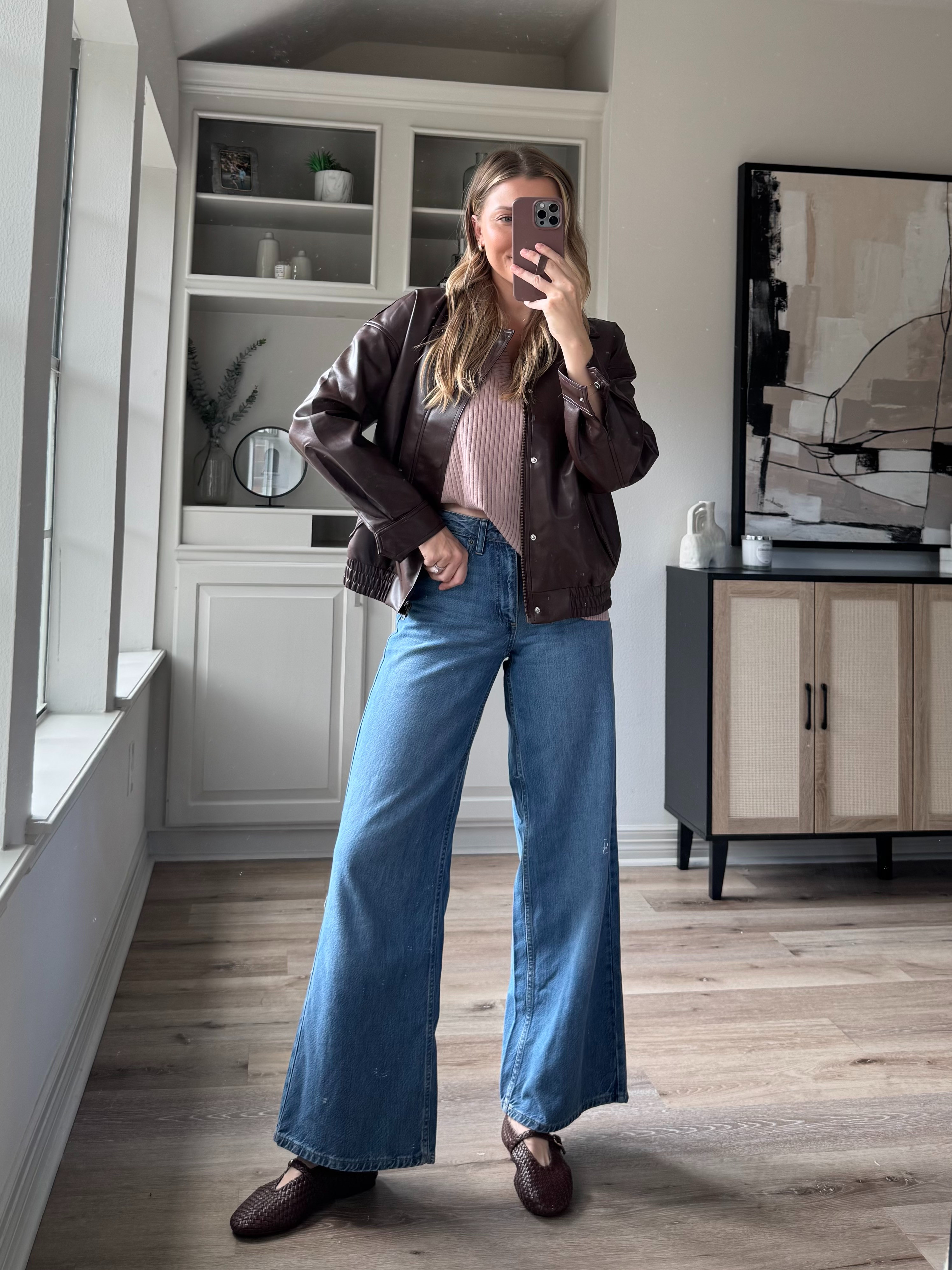 Cute fall layering outfit | Wearing S in v neck sweater, 26 in wide leg denim + M in leather jacket  

 