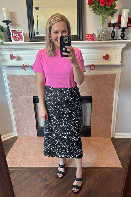 Size medium tee, size medium skirt (need a small skirt)

Valentine’s Day, spring style, spring dress, work outfit, Target style, date night, vacation, beach outfit, home decor  

#LTKFind #LTKSeasonal #LTKstyletip