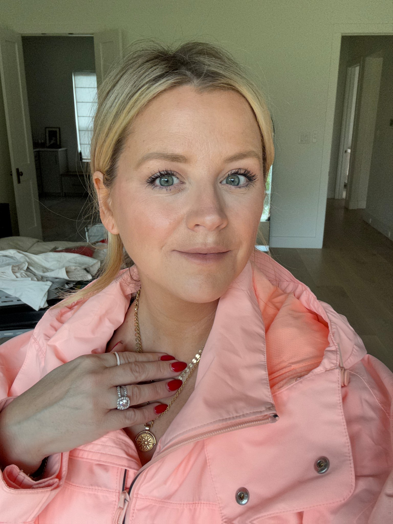 Simple 3 mins summer makeup routine


#momstyle #easymakeup #simplemakeup #5minmakeup #casualstyle #quickmakeup, no makeup makeup look, classic makeup, easy makeup, simple mom makeupp

#LTKSummerEdit #LTKFindsUnder50 #LTKBeauty