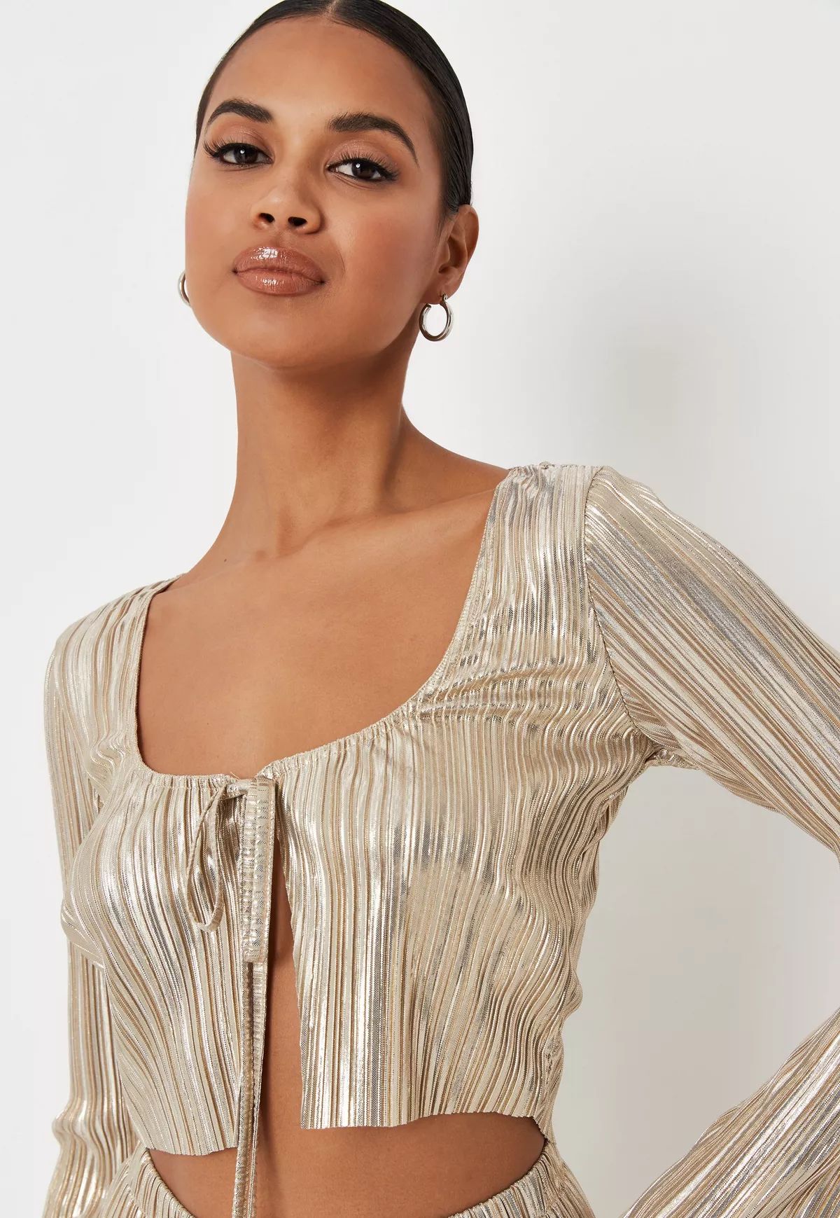 Missguided - Gold Co Ord Metallic Plisse Crop Cardigan | Missguided (US & CA)
