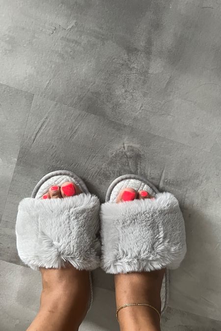 Comfy house slippers  with memory foam✨ slippers are on sale right now for $8 less! 

#LTKshoecrush #LTKhome #LTKunder100