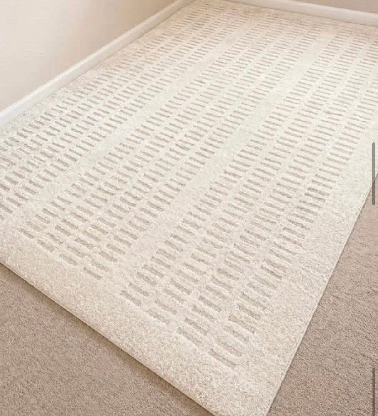 ✨ 43% OFF my new neutral rug 🙌

yes it’s soft, textured, and one of those rugs that honestly works in almost any space

✔ stain resistant
✔ kid + pet friendly
✔ multiple size options
✔ easy neutral tones that go with everything

it gives that elevated designer look while still being really practical for everyday life 🤍

definitely don’t miss this deal while it’s marked down

#LTKmomlife #LTKMothersDay #LTKmorningroutine