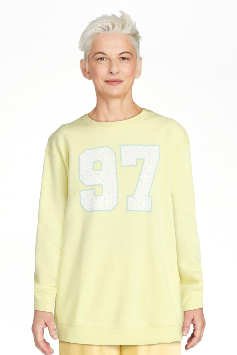 No Boundaries Oversized Graphic Sweatshirt, Midweight, Women's XXS-XXL | Walmart (US)