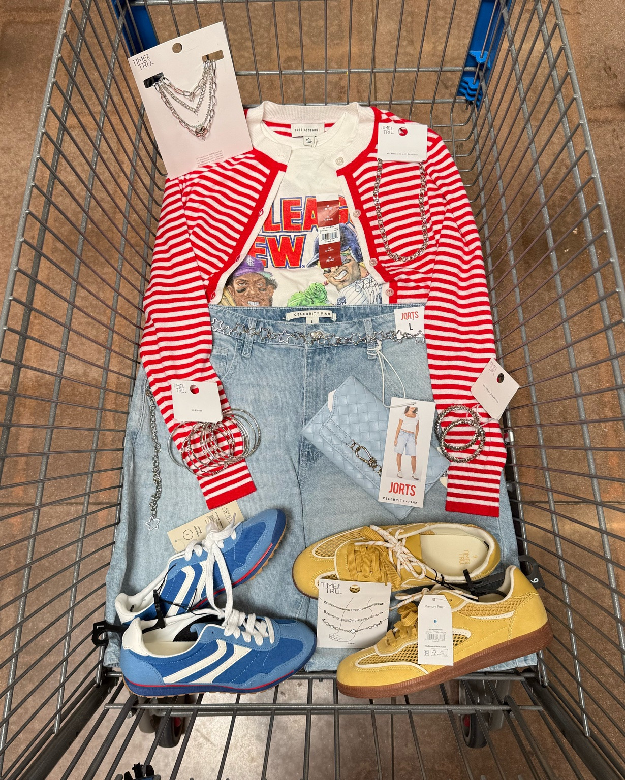 Streetwear WALMART OOTD ✨😍⚾️🏟️🔥 Everything linked + similar options linked if items are sold out 
@walmartfavoritefinds