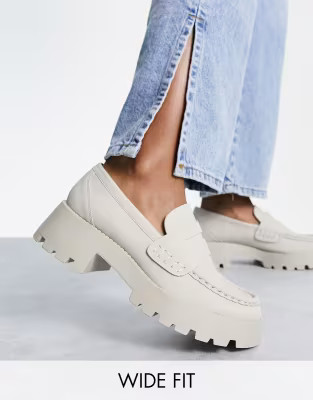Pull&Bear Wide Fit – Loafer in Beige mit dicker Sohle | ASOS (Global)