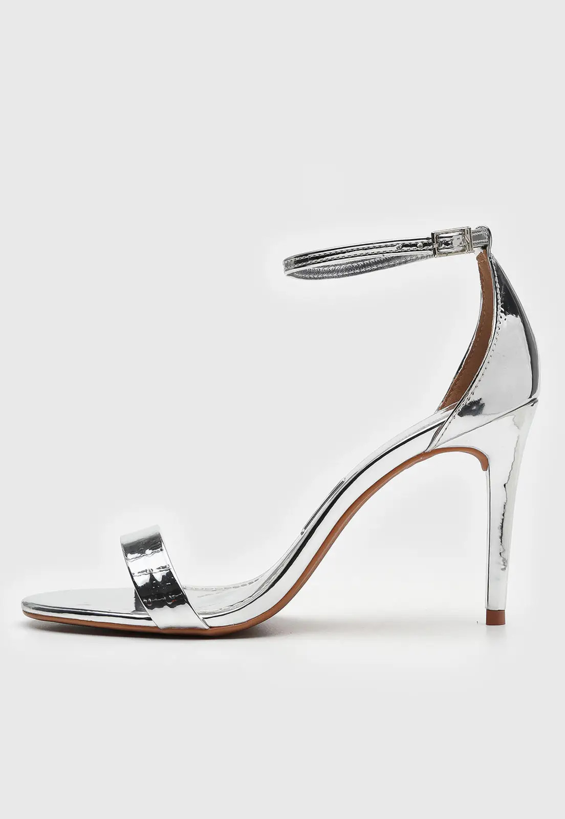 Sandália Santa Lolla Laminada Prata | Dafiti (BR)