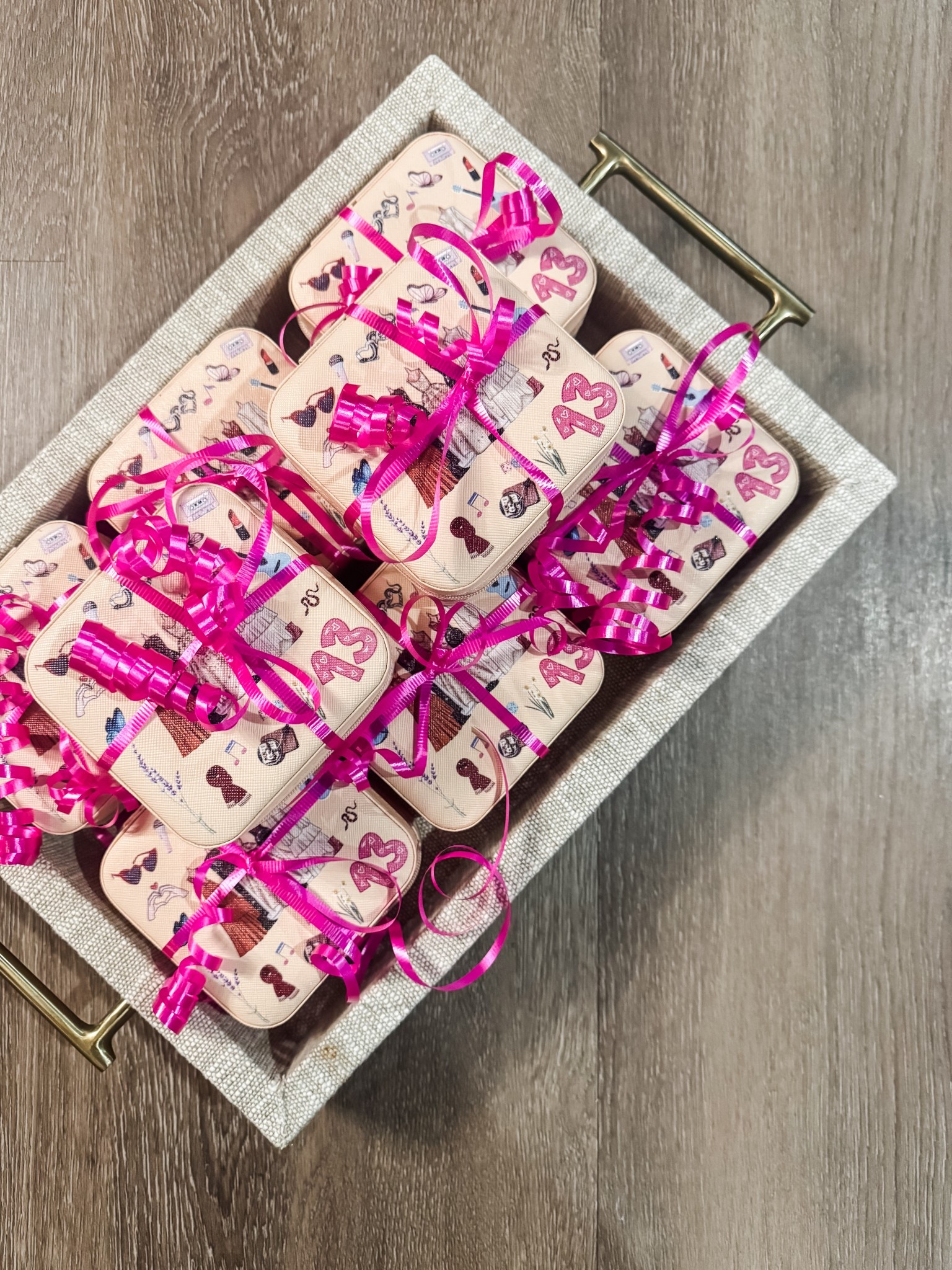 Swifty party favors 

#jewelerybox #taylorswift 