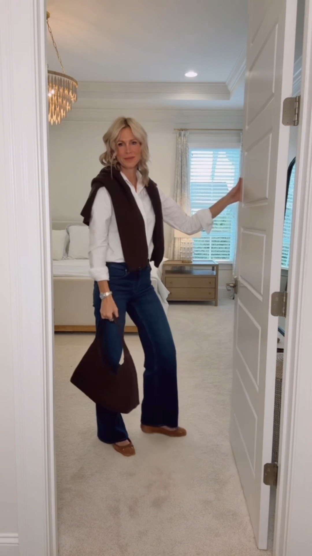  This white button-up from Quince is one of those pieces that just works 🤍 The fabric feels so nice and it instantly makes denim look more put together. Easy, timeless, and a winter staple I’ll be wearing on repeat. @onequince #quincepartner


#LTKmomlife #LTKSeasonal #LTKootd