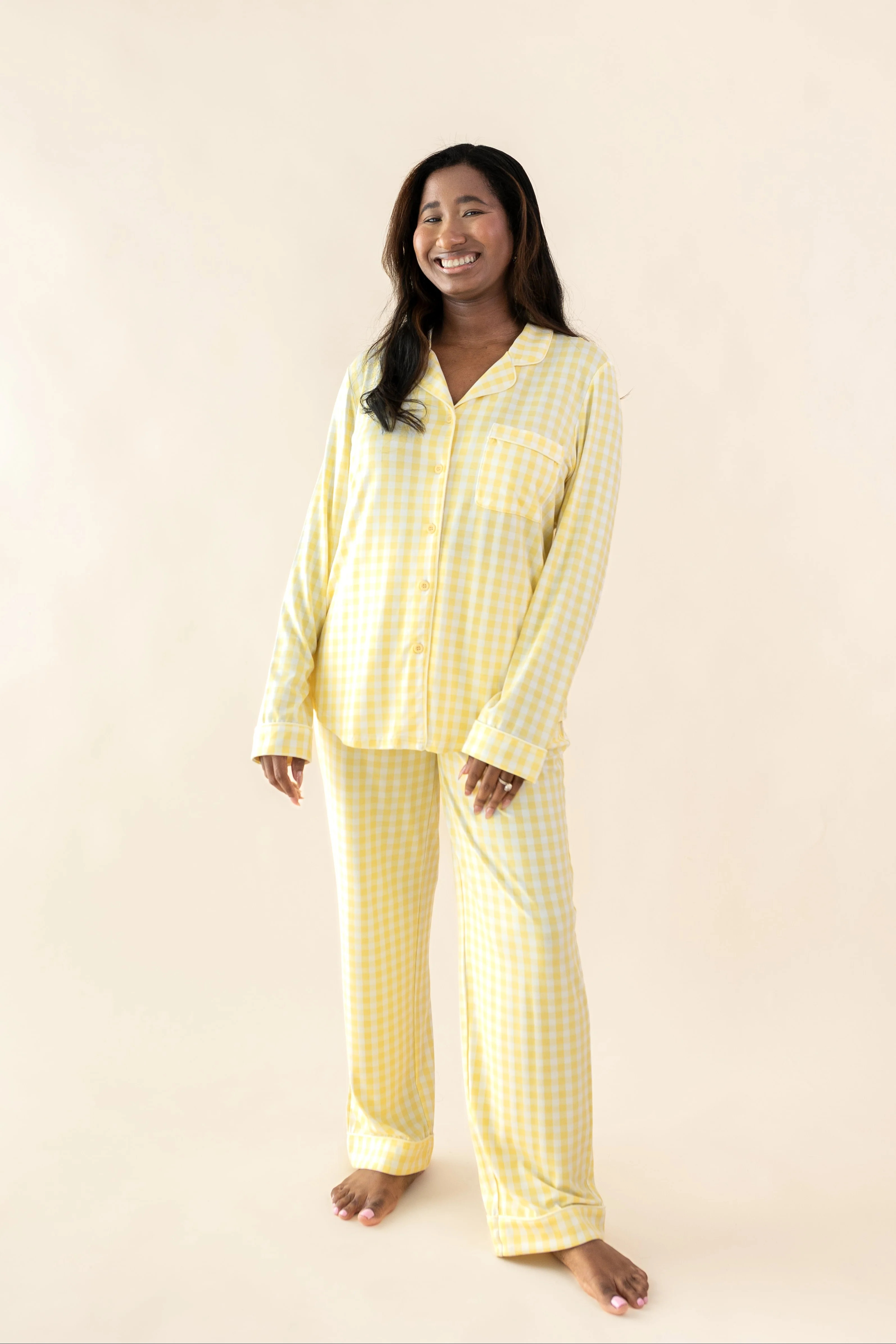 Long-Sleeved Women's Pajama Set in Gingham Chamomile | Kyte Living