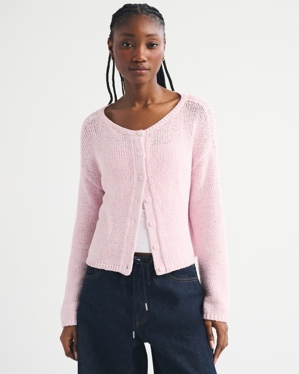 Got a XS! BOGO 50% off 🙌🏽