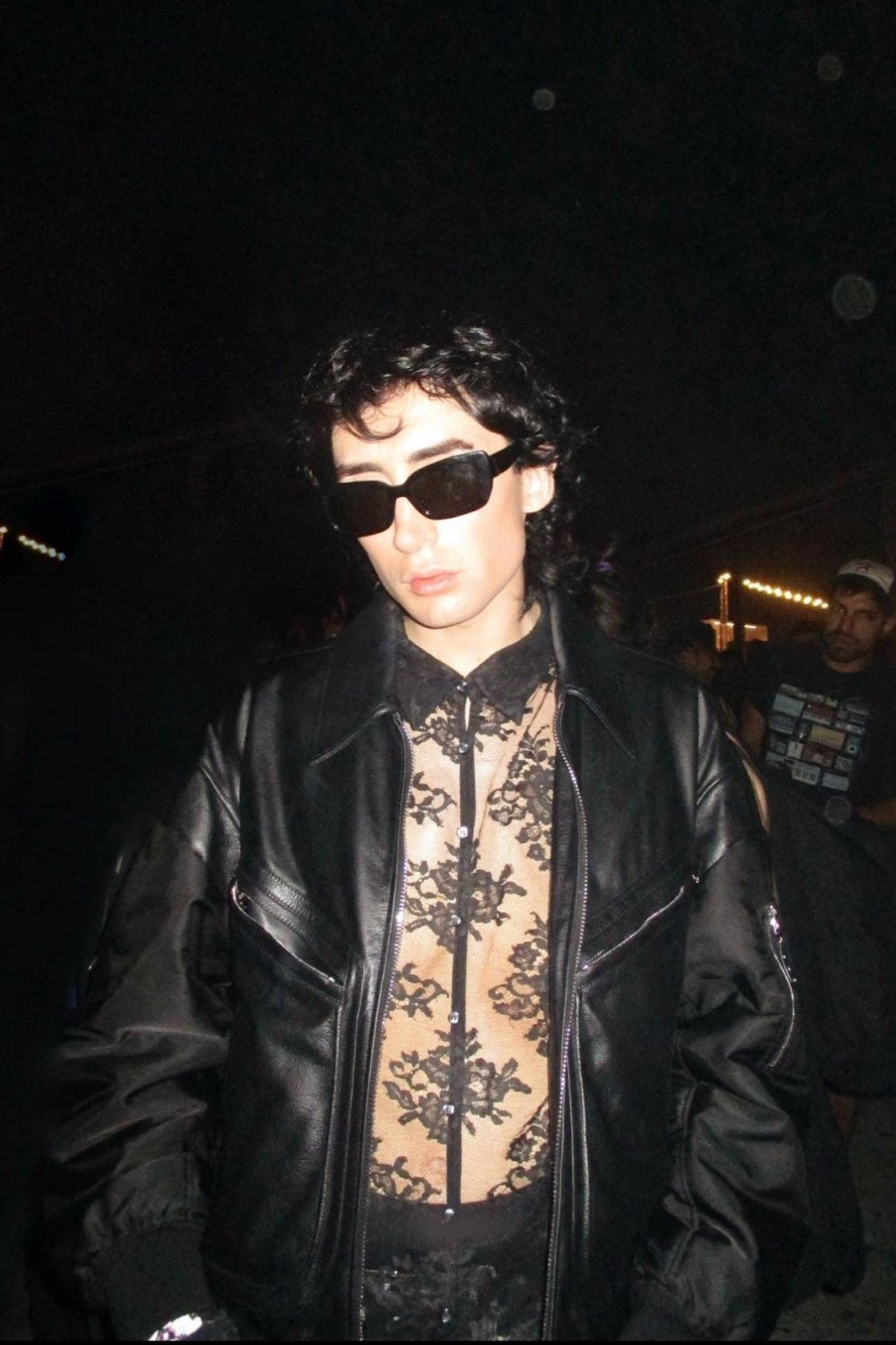 chemise dentelle noire bomber noir en cuir oversize full black outfit festival look Dsquared veste en cuir 

#LTKFind #LTKstyletip #LTKmens