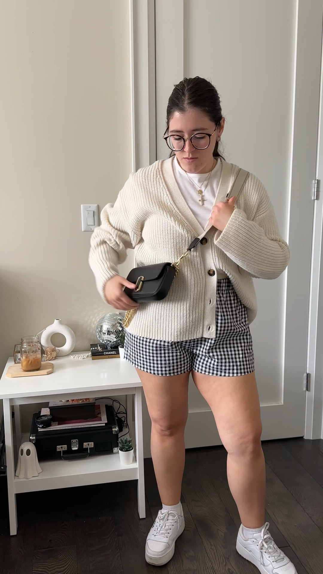Obsessed with gingham shorts right now! I need these in more colours so fun to style 🫶🏻 

Easy and casual spring outfit, Casual boxer pants outfit a boxer pants, boxer shorts, boxer shorts trend, striped pants, striped pants outfit, summer fashion trends, summer fashion essentials 

#LTKsummer #LTKstyletip #LTKspring