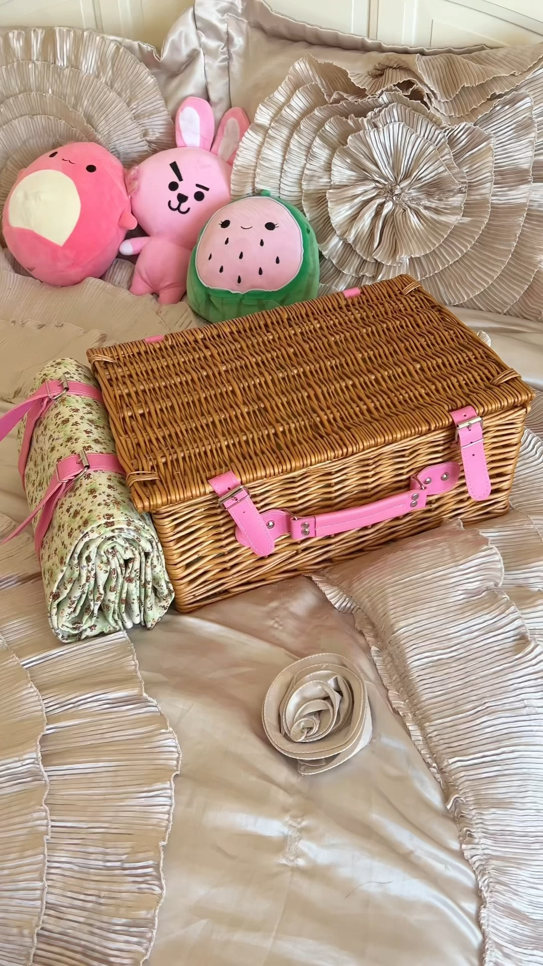 It’s your sign to do a fall picnic ✨#LTKFall

#LTKVideo #LTKSeasonal