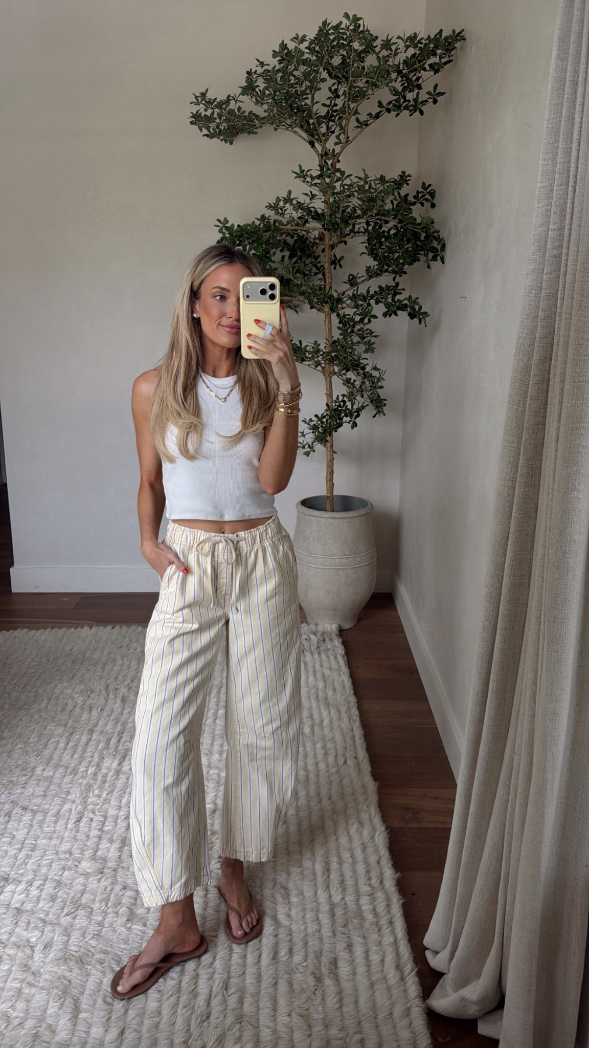 Todays look 🫶
I’m wearing an XS regular in the jeans! 

#LTKgrwm #LTKmomlife #LTKdayinmylife