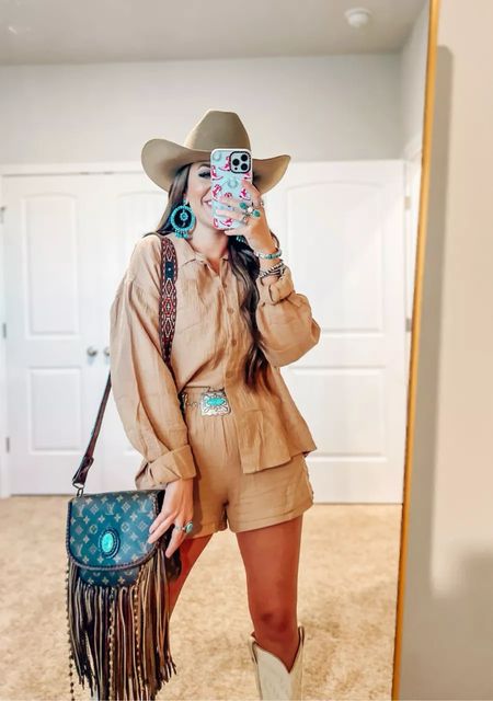 If you love western fashion then you need this amazon set I paired with my favorite cowboy hat and western belt!
3/25

#LTKparties #LTKSeasonal #LTKstyletip