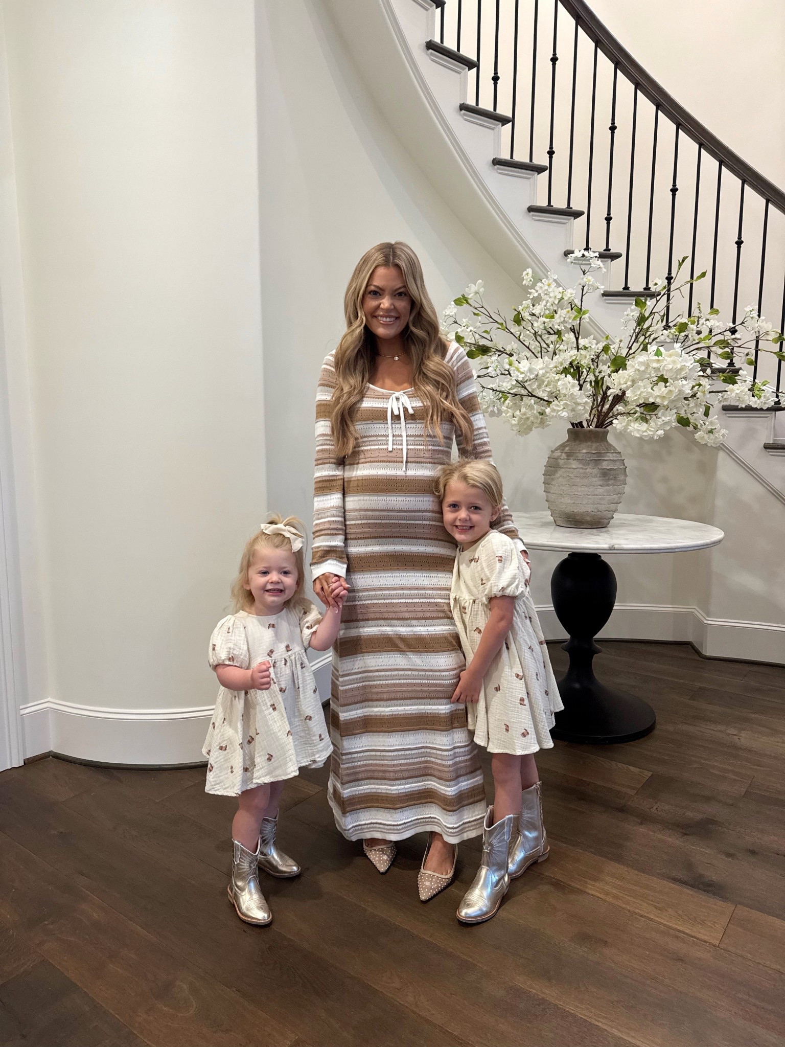 living the life I once prayed for 🤍


pregnant, third trimester, bump friendly, sabo skirt, maxi dress, knit dress, neutral dress, toddler girl fashion, toddler outfit inspo, matching sisters, toddler cowboy boots 

#LTKKids #LTKFamily #LTKBump