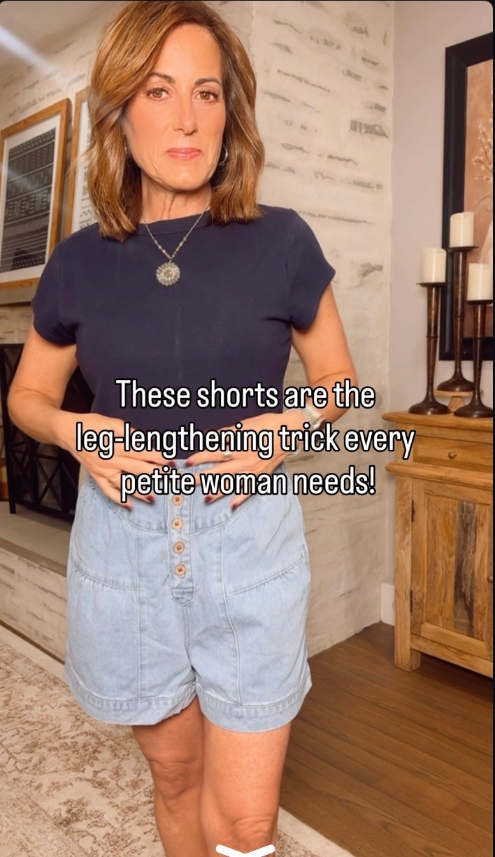 Petite tip you need to know👇
A more relaxed fit through the leg opening creates space, which makes your legs appear longer and thinner.