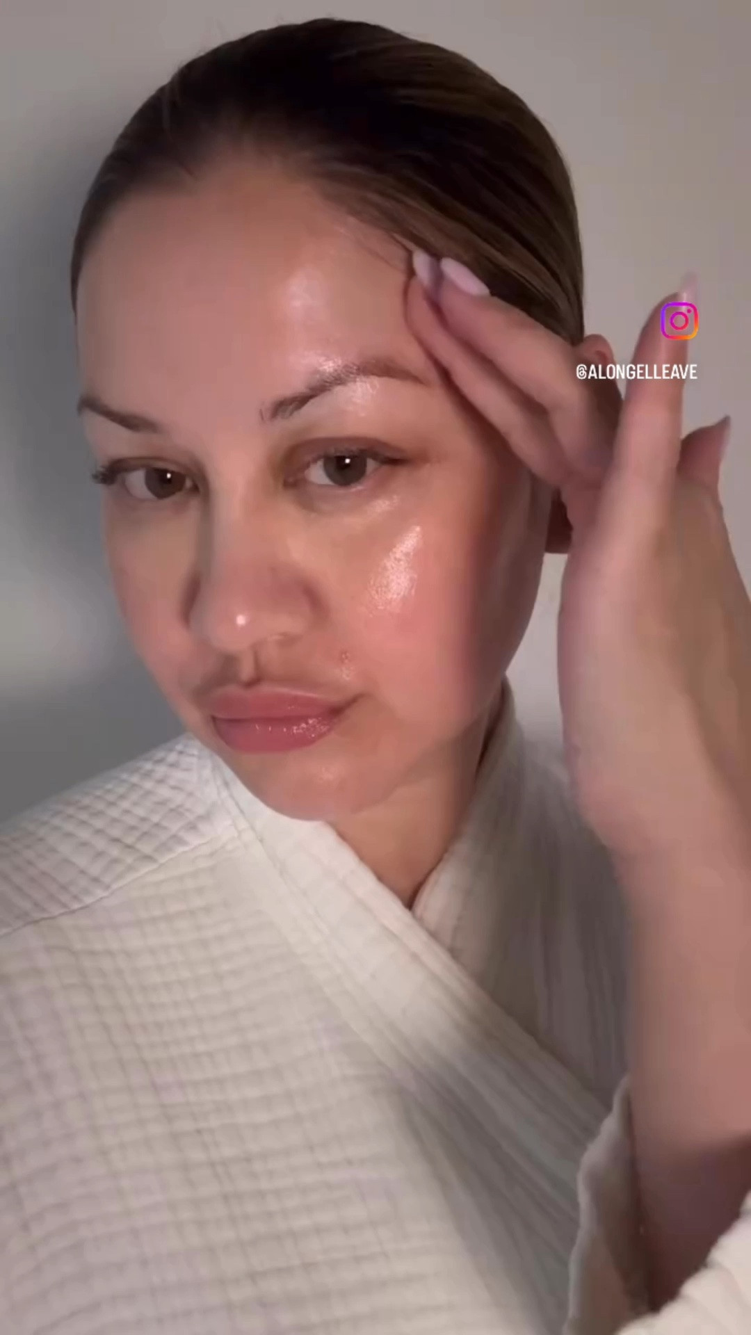 lately, my skin’s been asking for a reset.
long days, a lot in motion… it shows.

so I went back to what I know works.
restocking the needle-less growth factor serum and adding in the needle-less serum and peptide night cream.

repairing, restoring, letting my skin find its balance again.

no warming it up, no extra steps… it just melts right in.

easy. effective. clinical skincare.
exactly what my skin needed.

repair mode, in every sense ✨

@drmtlgy #DRMTLGYPartner #drmtlgy

#LTKselfcare #LTKBeauty