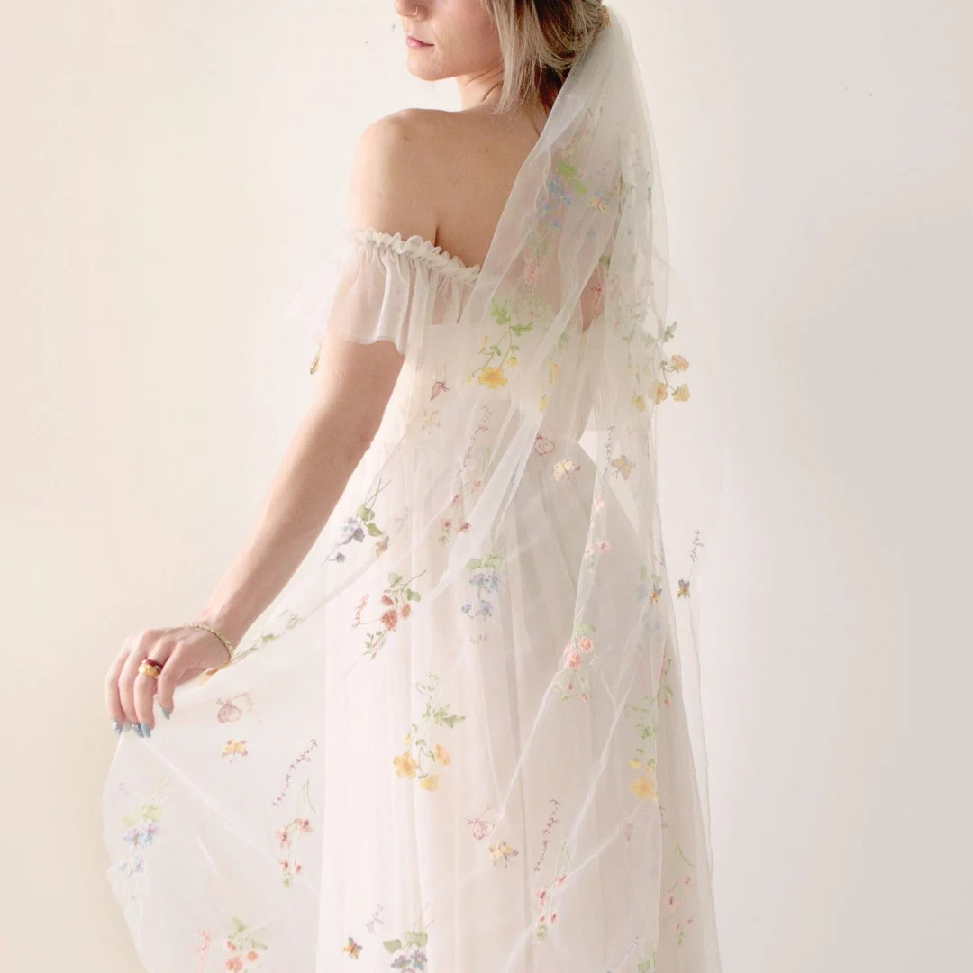 Botanical Bridal Veil, Flower Wedding Veil, Unique Floral Bridal Veil - Etsy | Etsy (US)