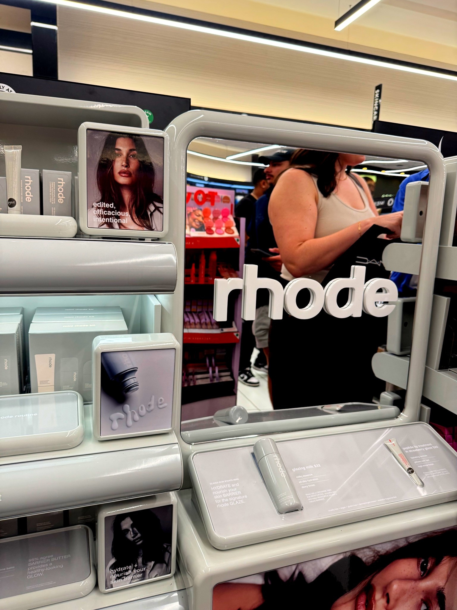 this is a bit different from my usual posts but i just wanted to link all my fav rhode products since they just launched at sephora !:)

#LTKBeauty #LTKStyleTip #LTKU
