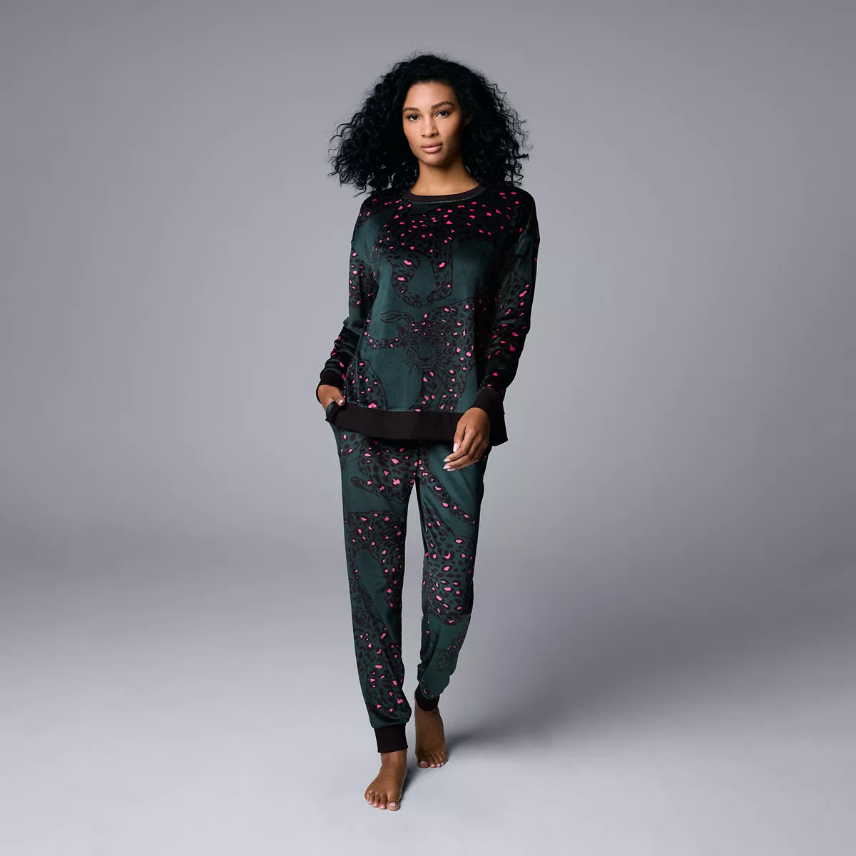 Women's Simply Vera Vera Wang Velour Top & Jogger Set | Kohl's