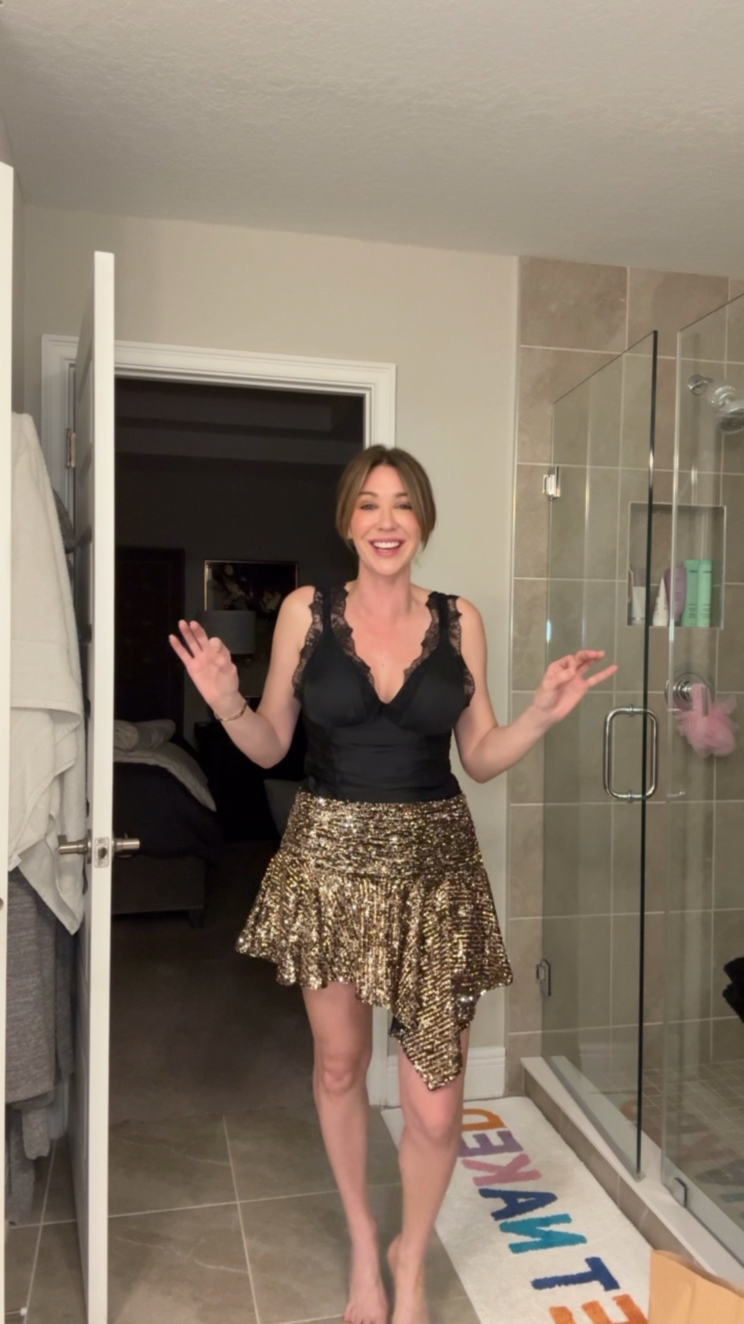 Sized up to a large in the skirt (normally wear mediums)

#LTKootd #LTKHoliday