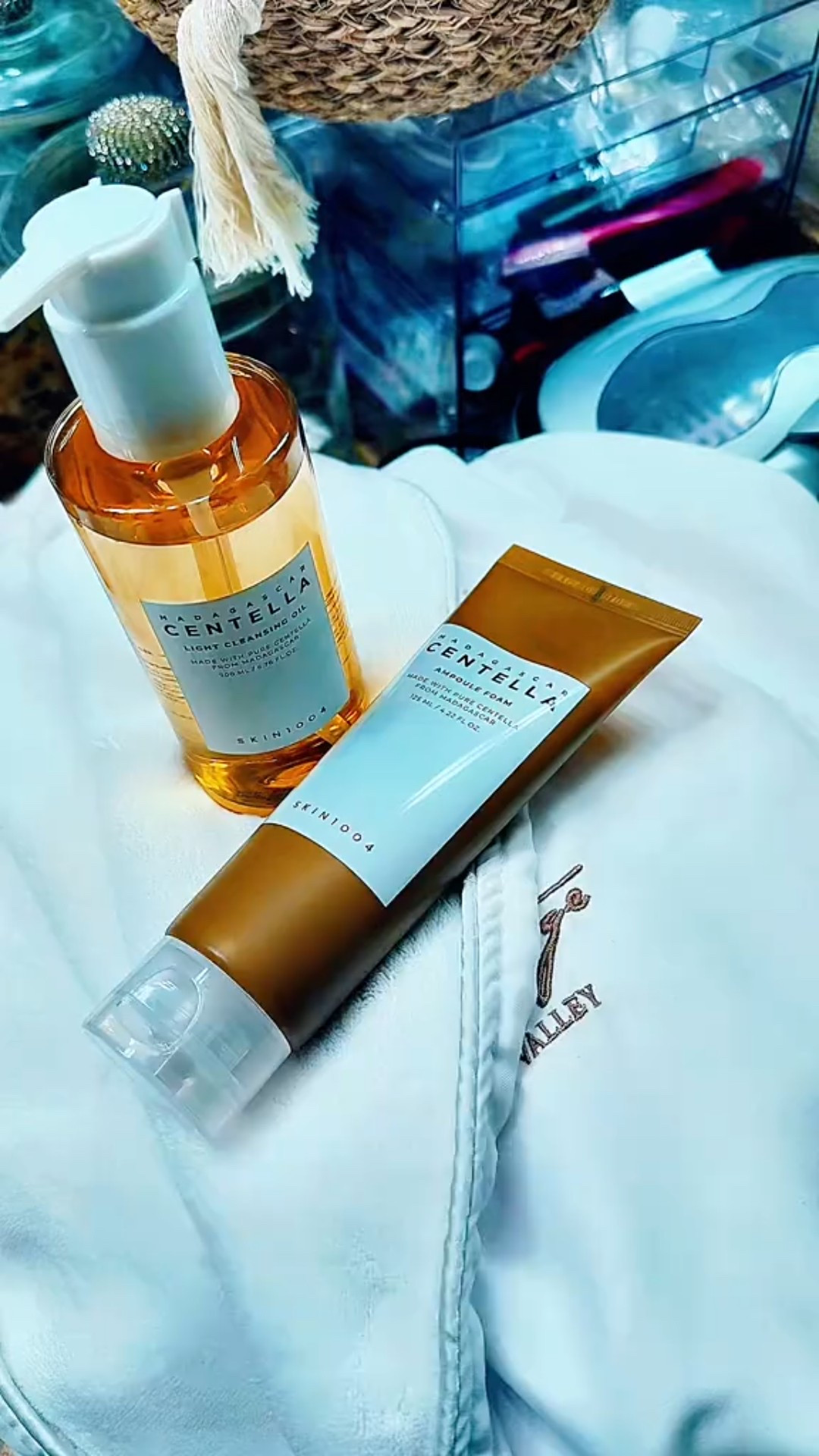 The Holy Grail of Double Cleansers—There are benefits to double cleansing, especially when you use Skin1004 Centella Duo foaming cleansers. Glow naturally each day and get this duo before the deal is done! 

#LTKgrwm #LTKBeauty #LTKSaleAlert