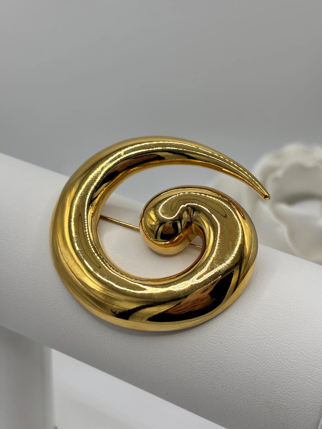 Monet, 70s vintage gold plated swirl brooch | Etsy (US)