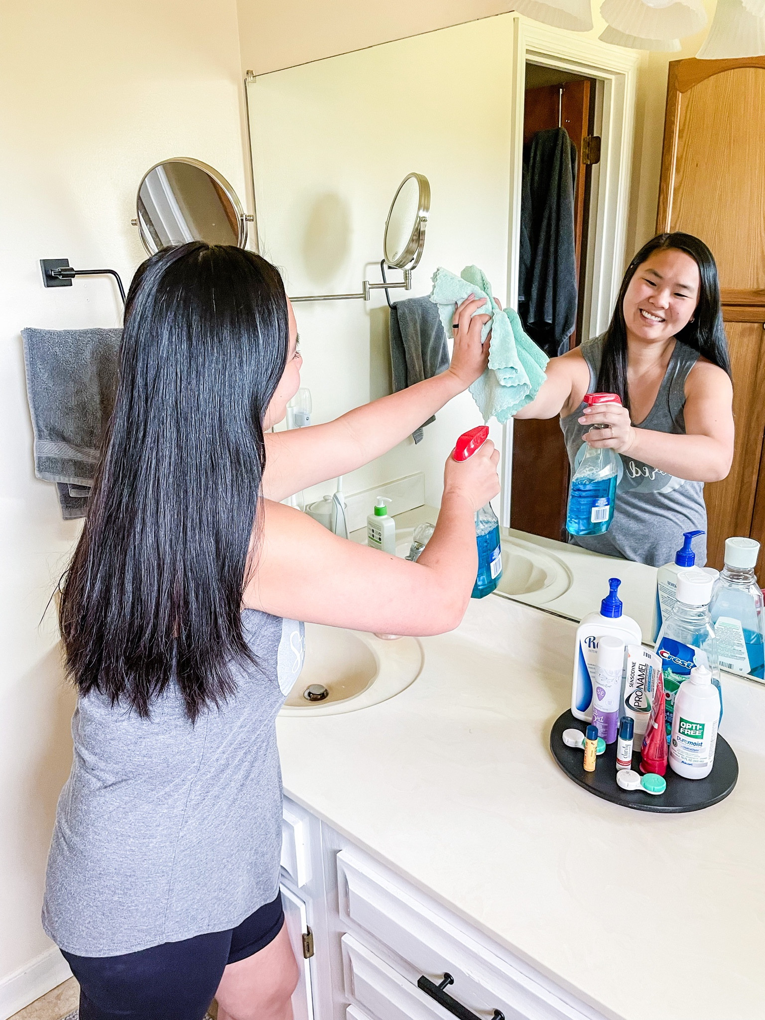 It’s WEEK TWO of our annual Cut the Chaos Challenge! This month we are sharing all our tips for getting your home decluttered, cleaned, and organized! Each week we will have a new “zone” to work through all week. This week is Bedroom, Bath, & Closet!

To get started, you’ll want to download our FREE Cut the Chaos guide that includes checklists AND product recommendations for each weekly zone! And come back here to our page for new stories each week on the zones we are sharing about!!

PRO TIP: To access our product recommendations for this week’s zone quickly, follow us on the LTK app - all products will be linked in each week’s post there!

Follow my shop @StoredSimply on the @shop.LTK app to shop this post and get my exclusive app-only content!

#liketkit 
@shop.ltk
https://liketk.it/468kc