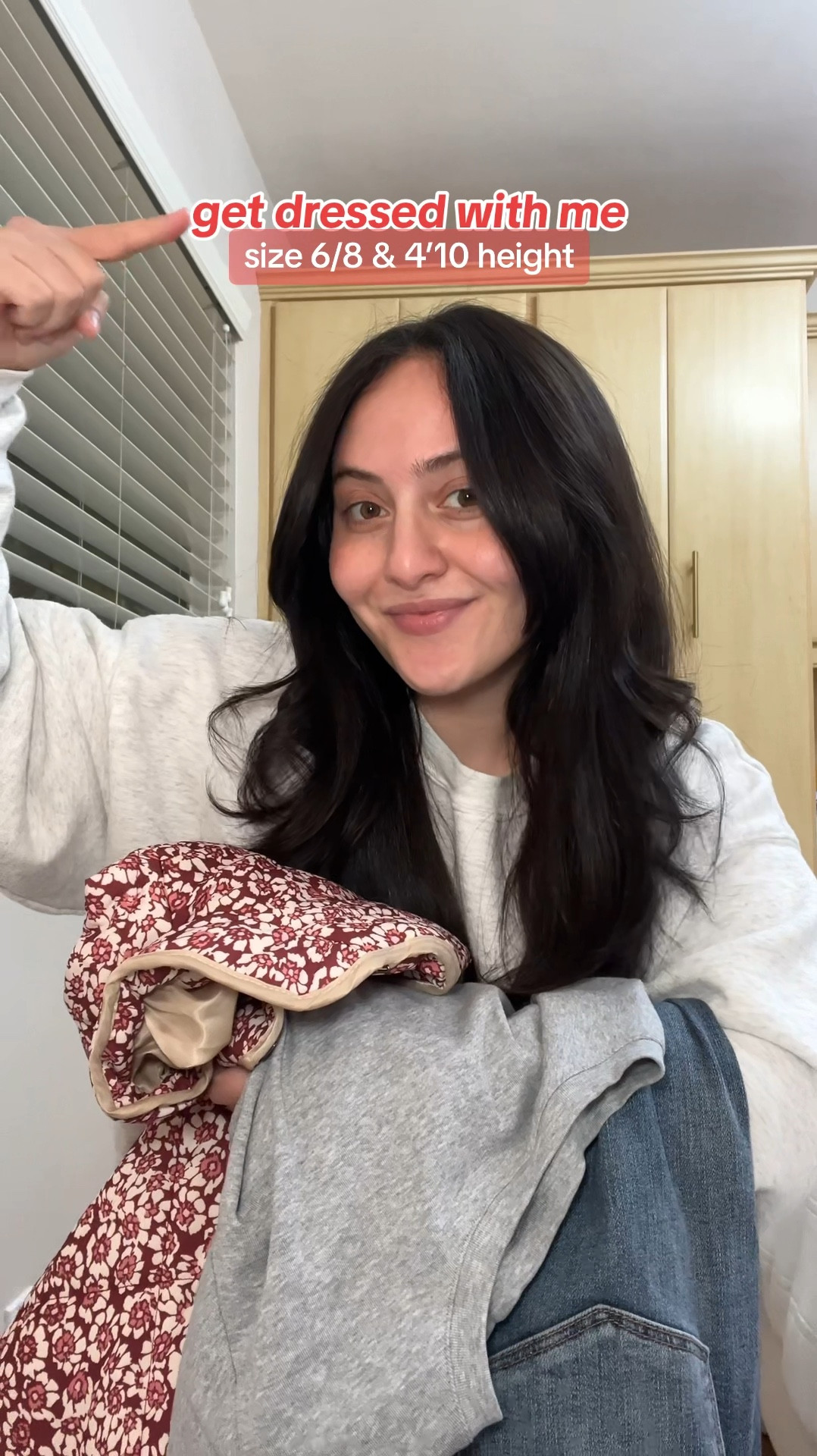 save this video for outfit inspo if you’re a curvy & petite girly like me 💓 also linked the jeans in this vid bc I’m obsessed with them! 

Top: @uniqlo mini short sleeve t-shirt
Jeans: @judybluejeans Look At Me Now High Rise
Jacket: sold out
Sneakers: @newbalance 530s
Bag: Lanar
#getdressedwithme #curvyfashion #midsizeoutfits #petiteoutfit #curvystyleinspo get ready with me as someone who’s a size 6/8 & height of 4’10!

#LTKstyletip #LTKfindsunder100 #LTKworkwear