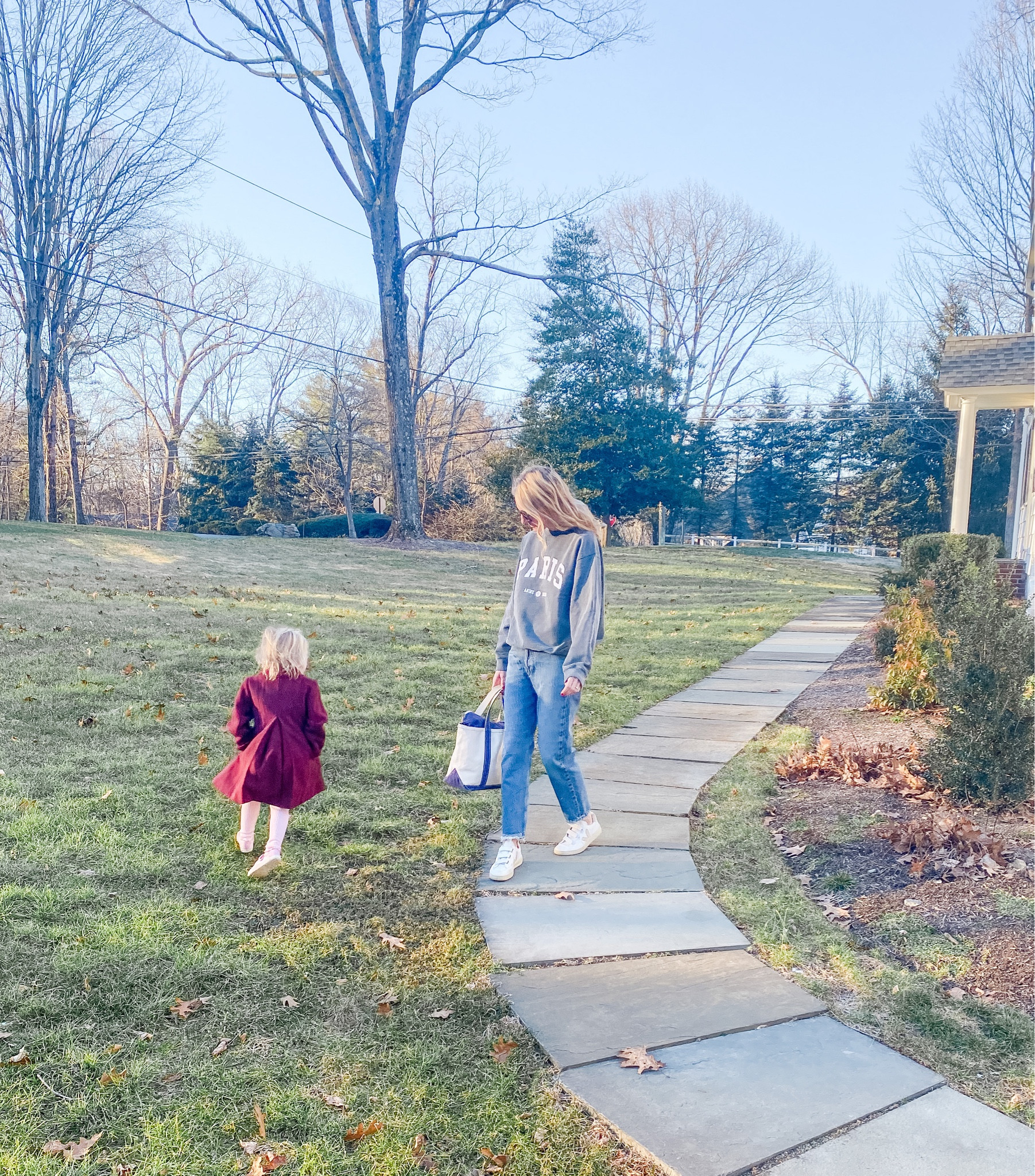 Weekend mom uniform #weekendoutfit #momjeans #90sjeans #sweatshirt 

#LTKstyletip #LTKSeasonal #LTKFind