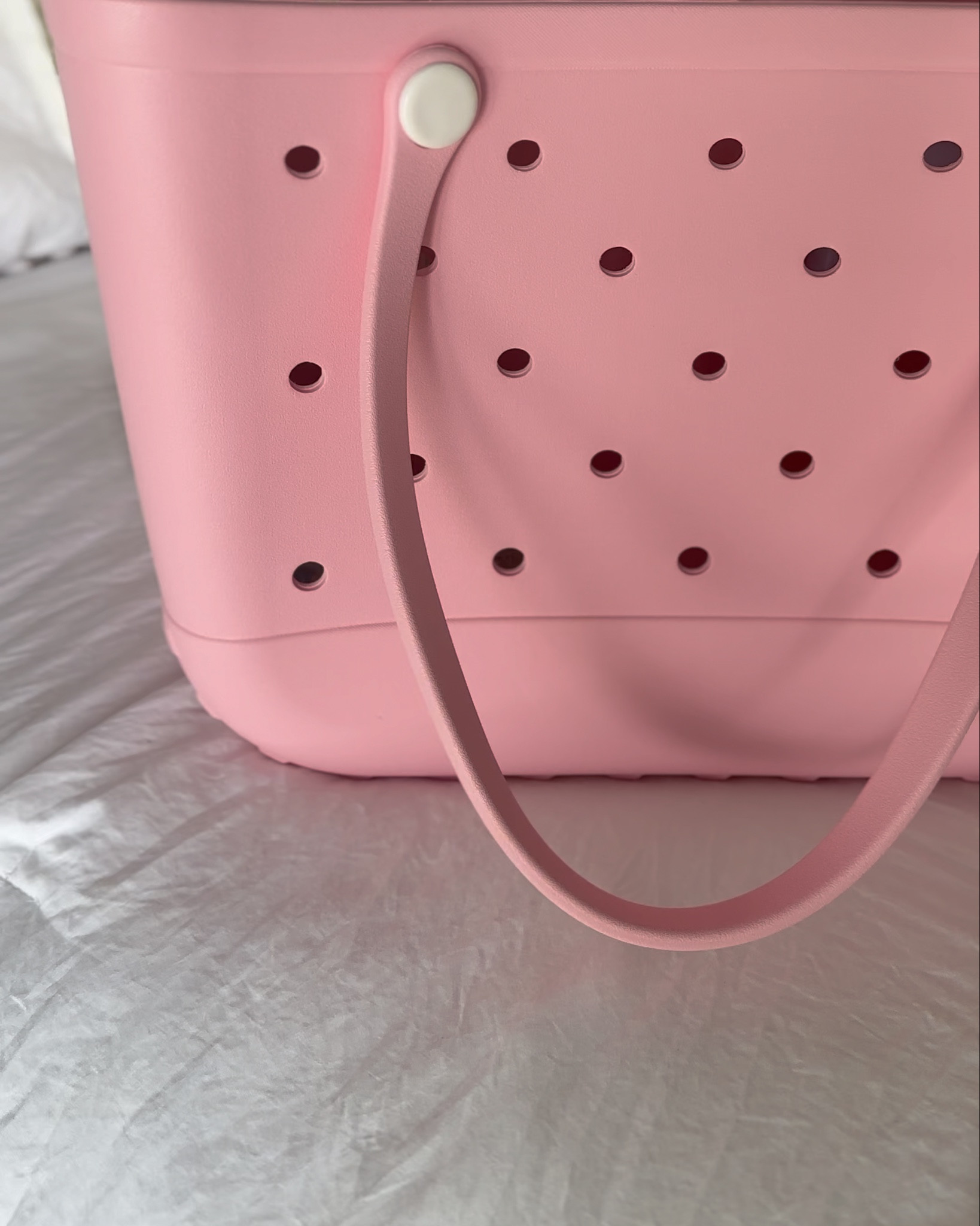 Amazon Find: Stylish Bogg Bag Dupe for the Beach #AmazonFind #BeachBag #BoggBagDupe #SummerStyle #BeachEssentials #AffordableFashion #TravelReady #BeachVibes #BagDupe #SummerMustHaves

#LTKItBag #LTKSwim #LTKKids