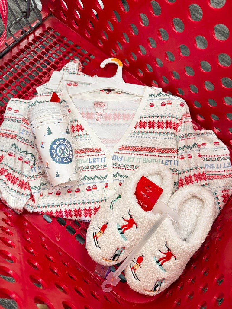 Cozy holiday finds. 

 

#LTKGiftGuide #LTKHoliday